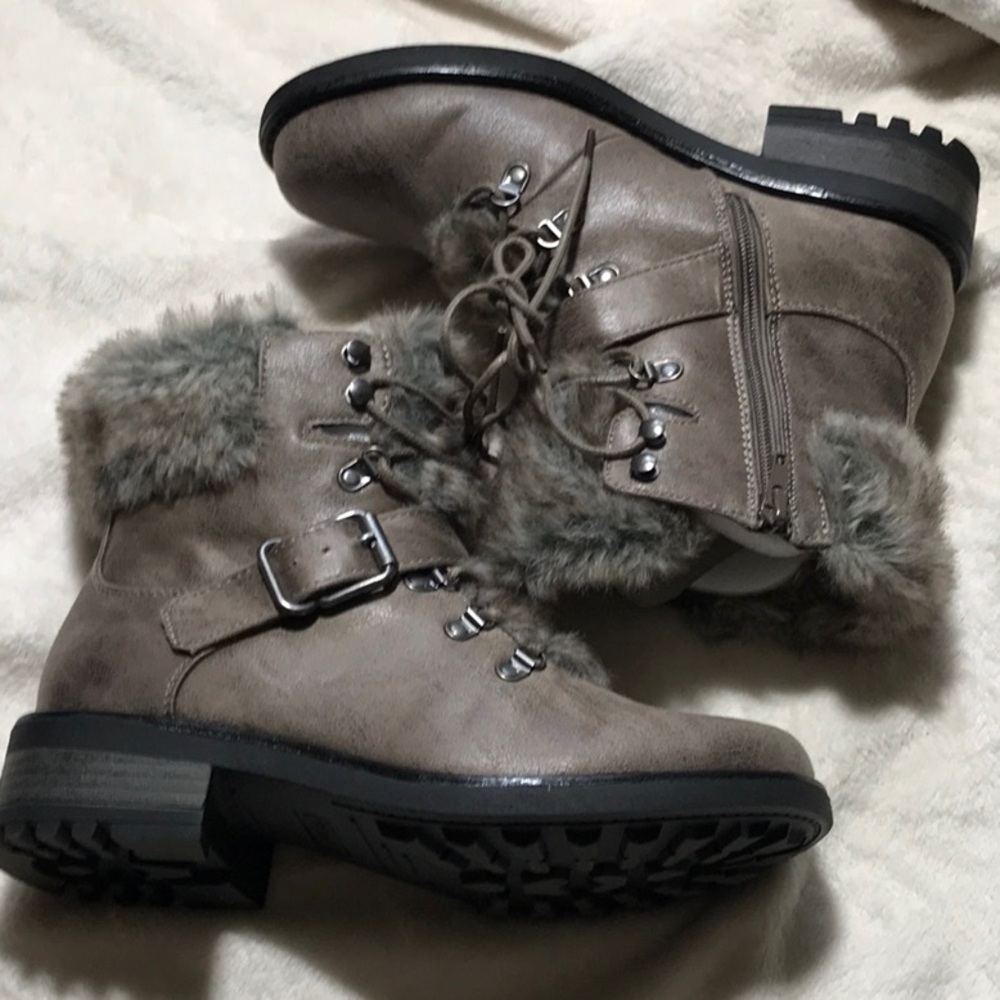 Carlos by Carlos Santana Syracuse Fur Booties